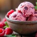 découvrez notre recette facile et gourmande de glace à la framboise maison, fraîche et délicieuse, parfaite pour se rafraîchir tout en se régalant.